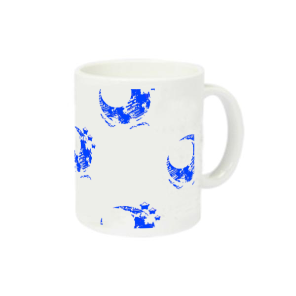 月夜を遊覧する水色の魚 マグカップ 定番マグカップ